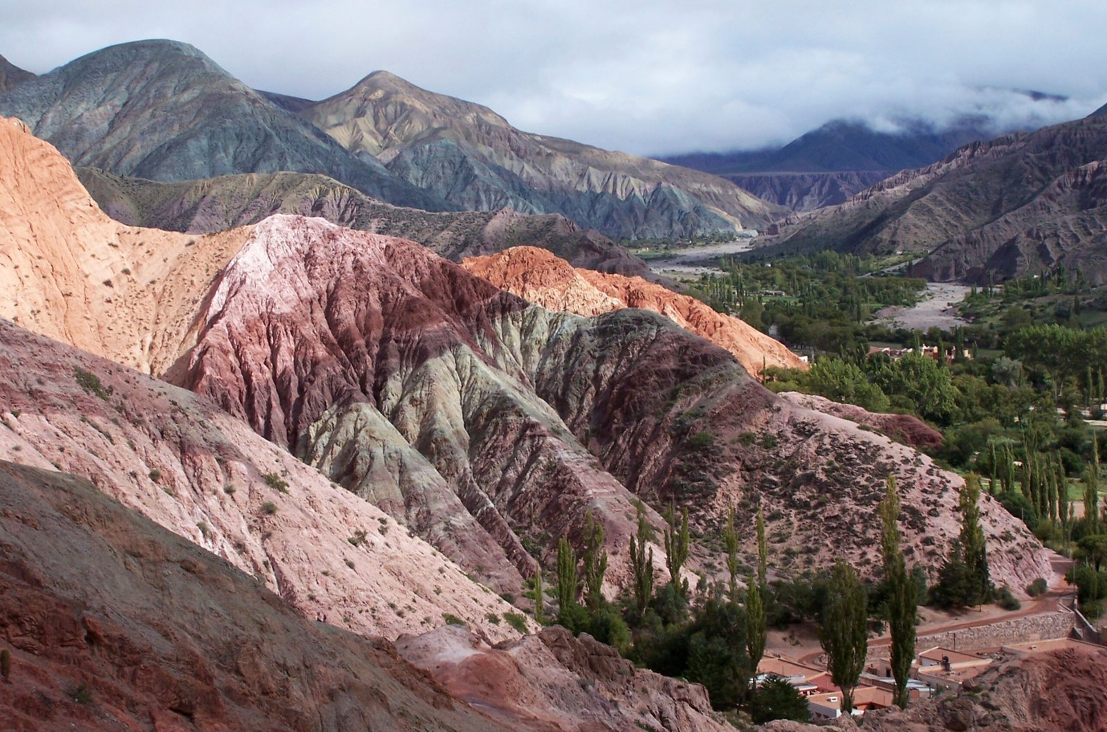 Purmamarca y Cerro de los Siete Colores